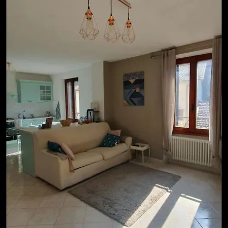 Casa Smeralda Apartment Claino